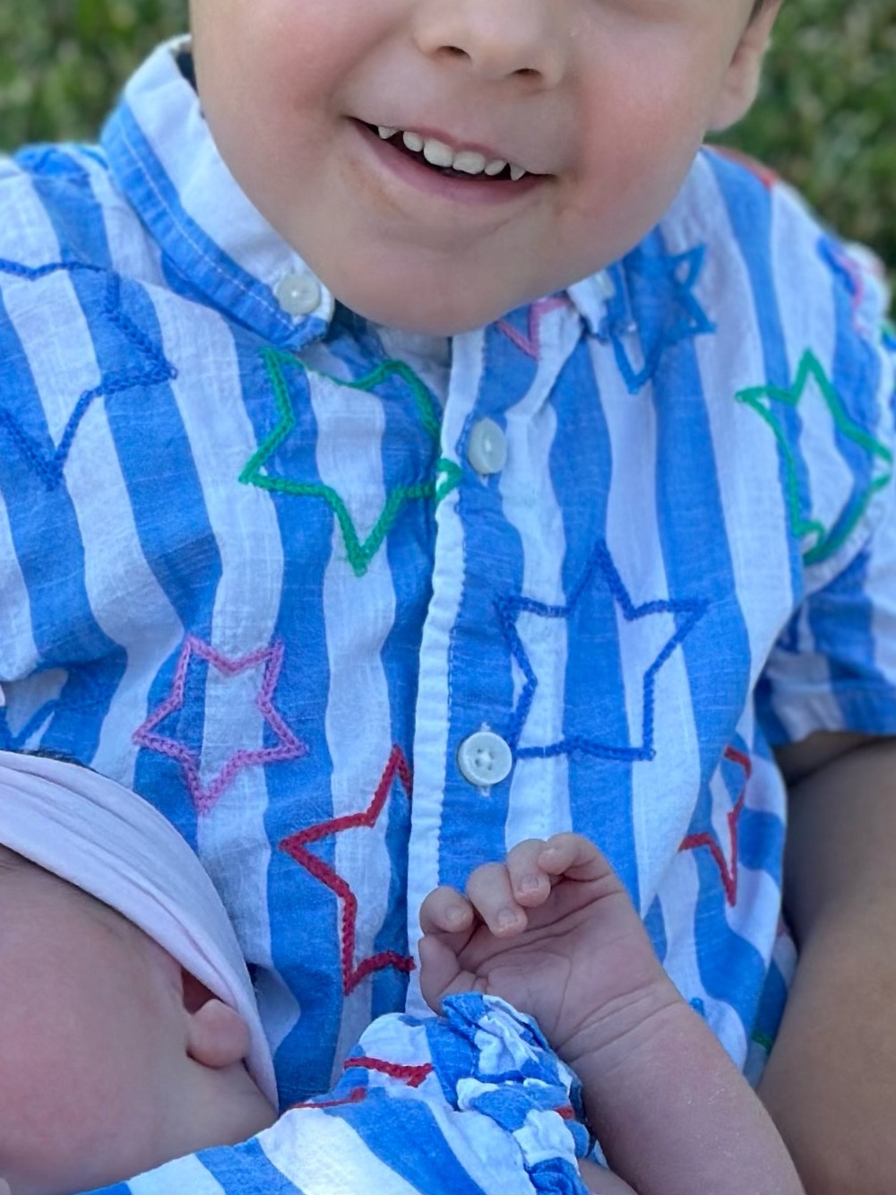 Mini Boden Blue and White Striped Star-Embroidered Button-Up Shirt 2-3Y